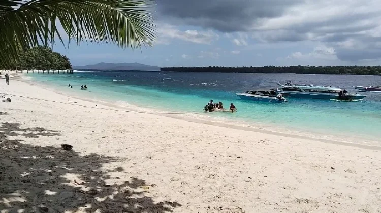 Pulau Sara'a Tempat Wisata Favorit Masyarakat Talaud