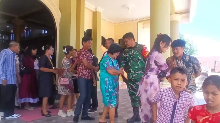 Babinsa Rainis Lakukan Pengamanan Ibadah Gereja