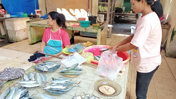 Harga Ikan Segar Naik saat Pembeli Sepi