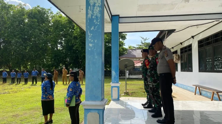 Camat Damau Dorong Peningkatan Disiplin Pegawai