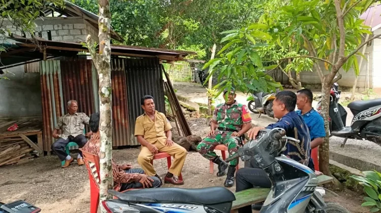 Babinsa Beo Komsos dengan Warga