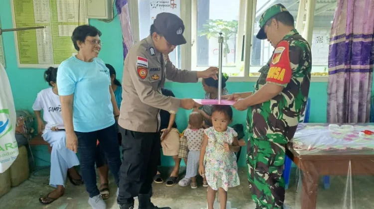 Babinsa-Babinkantibmas Desa Moronge Kompak Pantau Kegiatan Posyandu