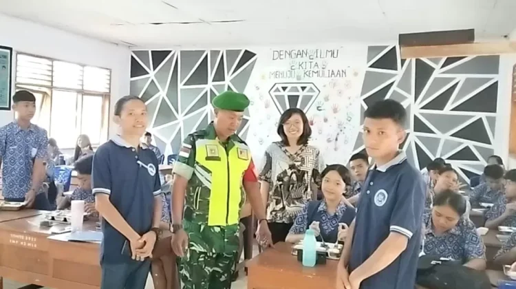 Babinsa Melonguane Pendampingan Pembagian MBG