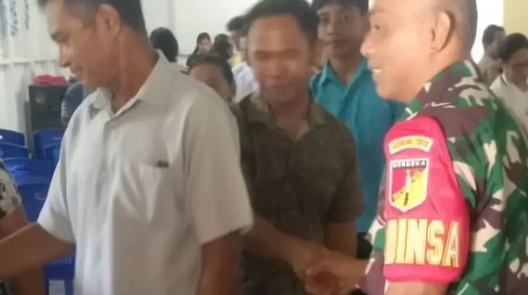 Babinsa  Bersilaturahmi dan Ibadah Bersama Jemaat
