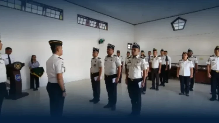 Lapas Lirung Sematkan Pangkat Baru dan Ikrar Halinar