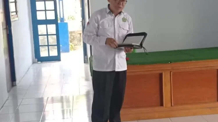 Penyuluh Agama Kristen Berikan Penyuluhan di Kantor Camat Beo