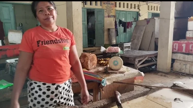 Harga Daging B2 di Pasar Melonguane Naik