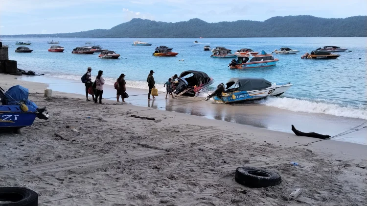 Speetboat Masih Menjadi Trasportasi Utama Masyarakat Kepulauan Talaud