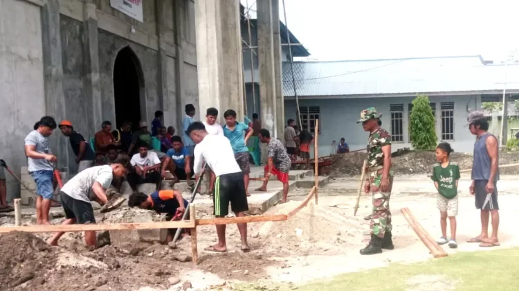 Babinsa Bantu Jemaat Bangun Tempat Ibadah