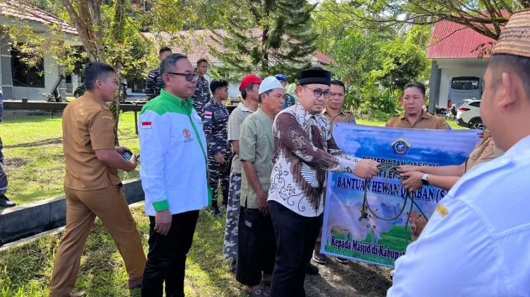 Kemenag Talaud Hadiri Penyerahan Hewan Kurban di Sejumlah Masjid
