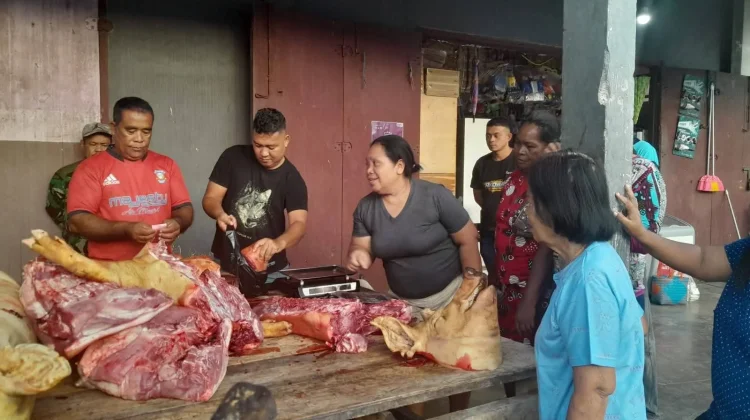Harga Daging B2 di Pasar Mangaran 100 Ribu Rupiah per Kilogram