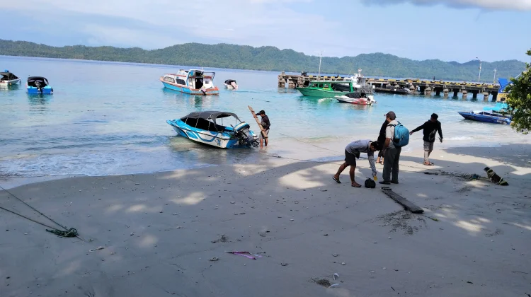 Speedboat Trnsportasi Umum Masyarakat Kepulauan Talaud