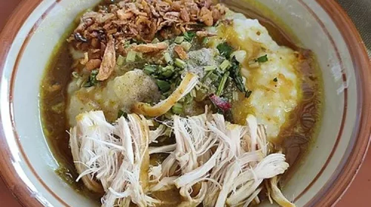 Bubur Ayam Tetap Jadi Menu Sarapan Favorit Masyarakat