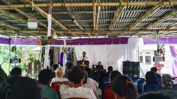 Wujud Kepedulian, Jemaat Germita Paradise Taman Kasih Serahkan Diakonia Duka