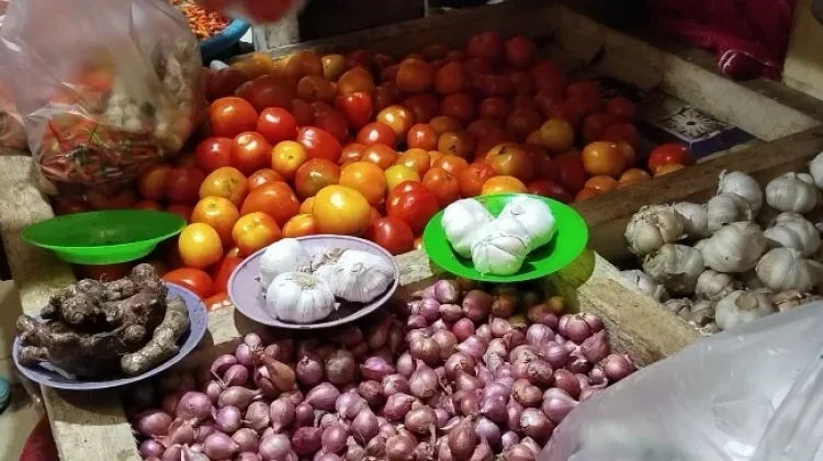 Harga Cabai, Tomat, dan Bawang di Melonguane Belum Kembali Normal