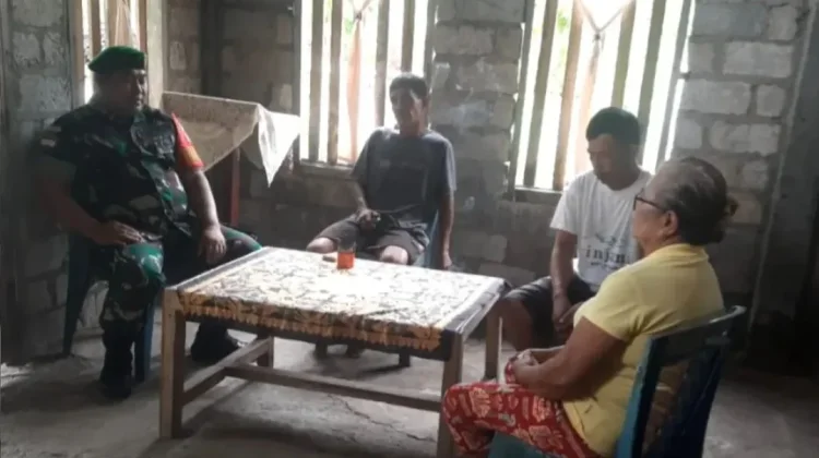 Menjaga Tapal Batas, Babinsa Kakorotan Rajut Harmoni lewat Komsos
