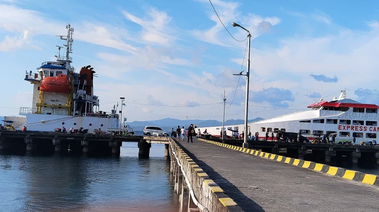 Polsek Lirung Amankan Aktivitas Penumpang KM Cantika di Pelabuhan Lirung