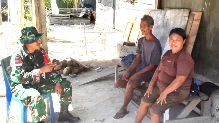 Babinsa Koramil 04/Rainis Pantau Pembangunan RTLH di Desa Nunu
