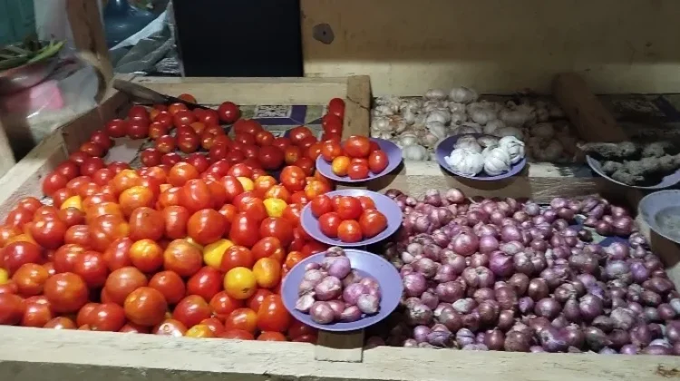 Harga Bawang Merah dan Putih di Pasar Melonguane Masih Stabil