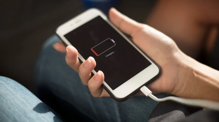 Penggunaan Charger Bergantian Tidak Selalu Merusak Ponsel