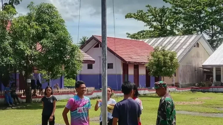 Babinsa Koramil Beo Tanamkan Kedisiplinan Siswa SMKN Talaud
