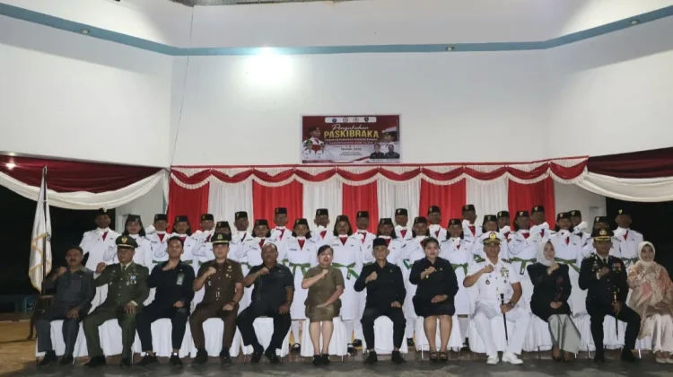 Kapolres dan Ketua Bhayangkari Talaud Hadiri Pengukuhan 25 Anggota Paskibraka