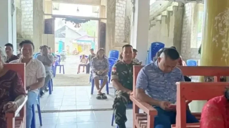 Babinsa Hadiri Ibadah Jemaat Germita Linsarraen