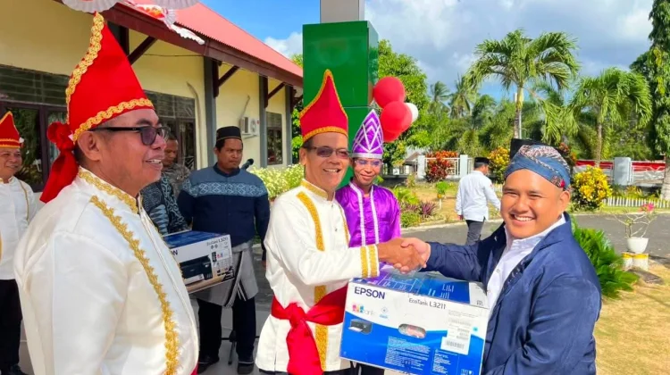 Kemenag Talaud Salurkan Bantuan Printer ke Dua KUA
