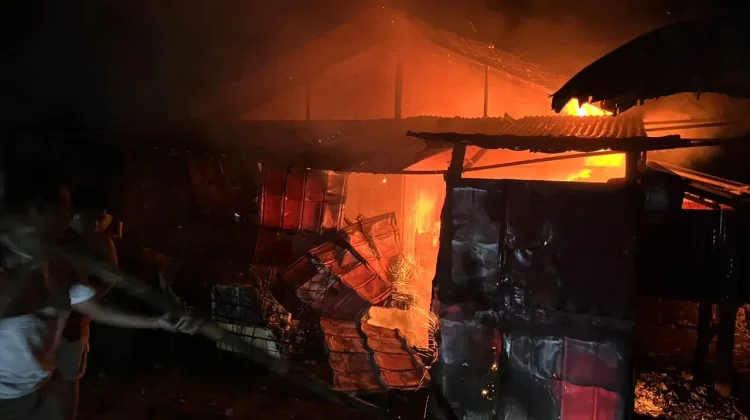 Rumah Warga Melonguane Timur Talaud Terbakar
