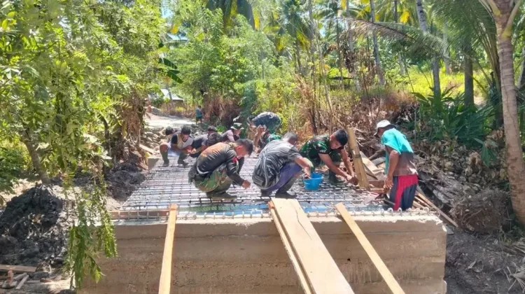 Karya Bakti Kodim Talaud Genjot Pembangunan Jembatan Bulude
