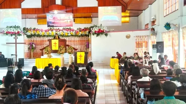 Babinsa Ikuti Ibadah Minggu Bersama Warga di Desa Binaan