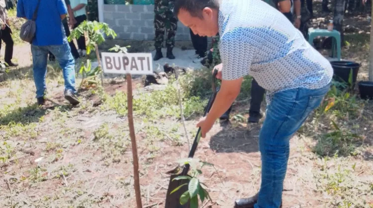 Sekda Talaud Hadiri Penanaman Pohon Pala dalam Karya Bakti Skala Besar Kodim 1312