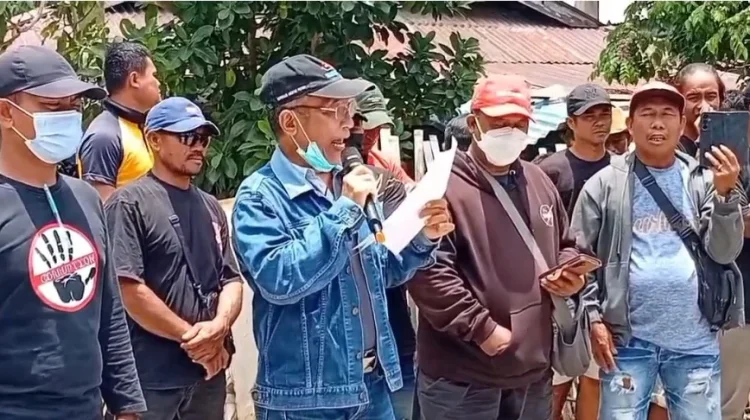 Dampak Pemadaman Bergilir, Warga Kalongan Geruduk Kantor PLN ULP Lirung