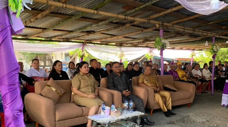 Wabup Talaud Sampaikan Dukacita pada Pemakaman Almh. Agustina Larenggam