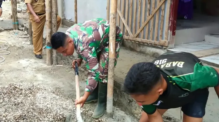 Wujud Kemanunggalan, TNI dan Warga Talaud Gelar Karya Bakti Bersama