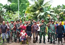 TNI AD dan masyarakat Gotongroyong Bersihkan Lingkungan