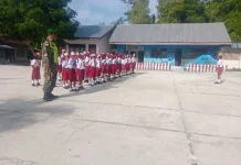 Babinsa Koramil Nanusa Tanamkan Disiplin Lewat TNI Sahabat Pelajar