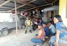 Babinsa Desa Marampit Ciptakan Keakraban Melalui Komunikasi Sosial