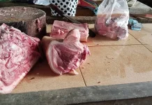 Harga Daging B2 di Pasar Melonguane Naik