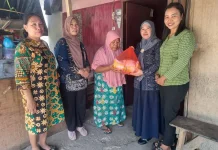 DWP Kemenag Talaud Serahkan Batuan Sembako Kepada Umat yang Menjalankan Puasa