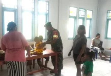 Babinsa Desa Akas Bantu Pelayanan Posyandu Balita