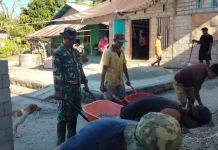 Babinsa Koramil Beo Bantu Bangun Rumah Warga Lobbo