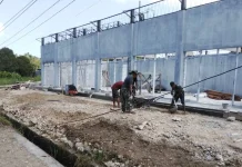 Babinsa dan Warga Percepat Pembangunan Koperasi KDKMP Mala Timur