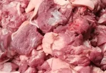 Harga Daging Babi di Pasar Melonguane Naik