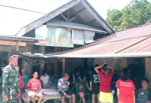 Babinsa Kabaruan Komsos dengan Warga Binaan