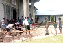 Babinsa Bantu Jemaat Bangun Tempat Ibadah