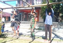 Warga Apresiasi Kehadiran Babinsa dalam Membantu Masyarakat