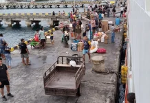 Babinsa Lirung Pantau Aktivitas Bongkar Muat di Palabuhan
