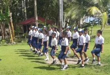 Tegas dan Kompak, Babinsa Gembleng Mental Siswa SMP Kakorotan