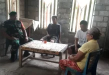 Menjaga Tapal Batas, Babinsa Kakorotan Rajut Harmoni lewat Komsos